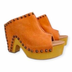 DINGO Women’s Orange Studded Peep Toe Platform Mule Clogs Size 6.5